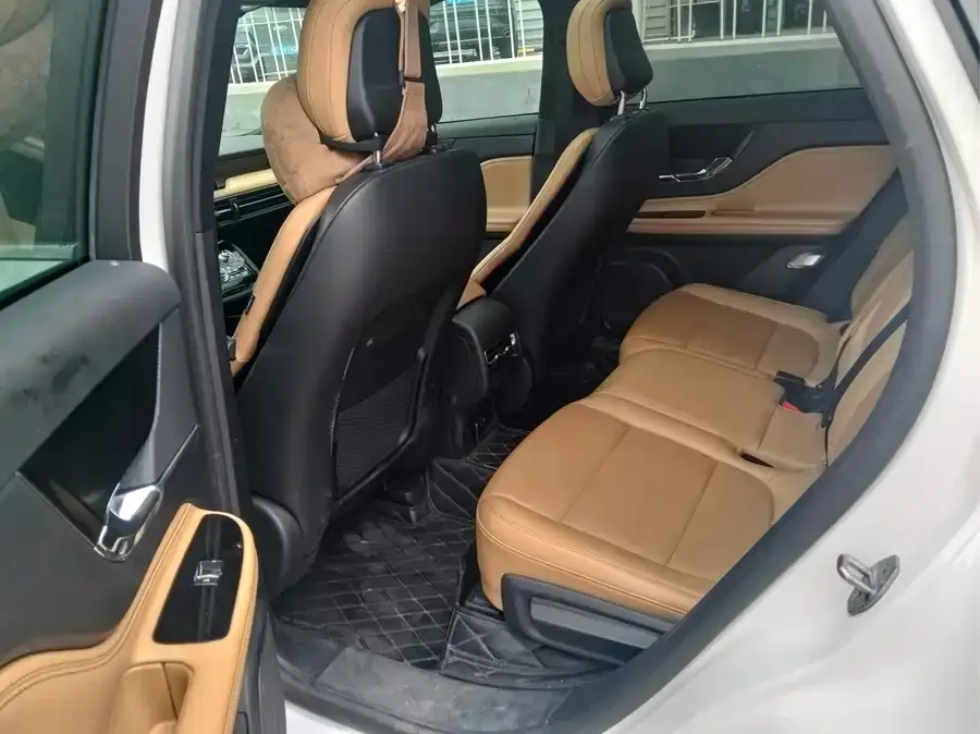 Lincoln Adventurer 2022 Explorer 2.0T 2WD Elegant Edition 2022 — миниатюра 3