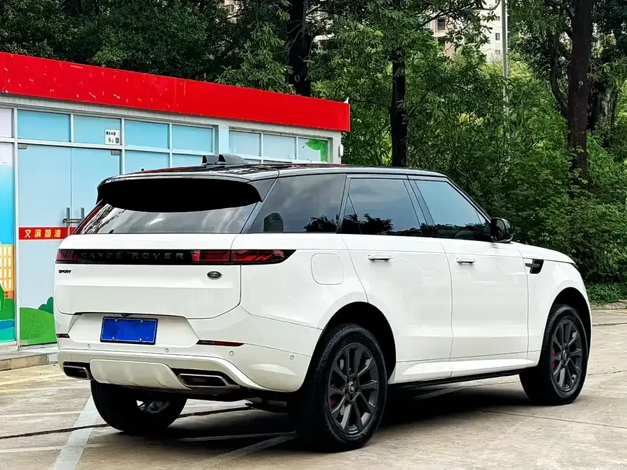 Land Rover Range Rover Sport Range Rover Sport 2024 400PS Dynamic SE 2024 — миниатюра 4