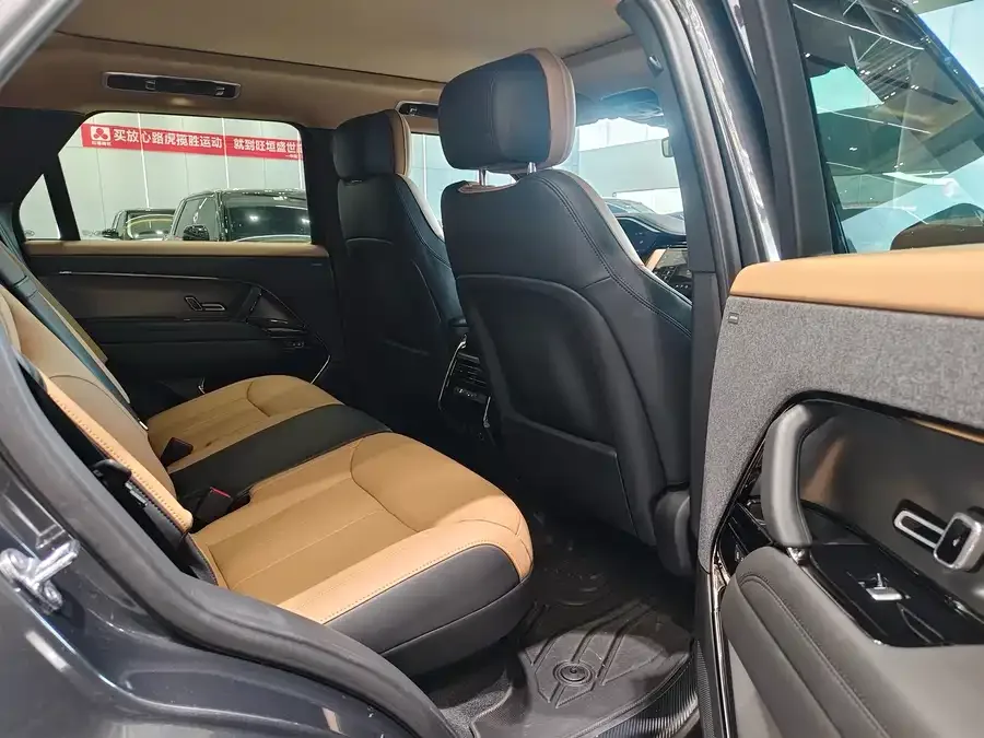 Land Rover Range Rover Sport Range Rover Sport 2024 400PS Dynamic SE 2025 — миниатюра 4