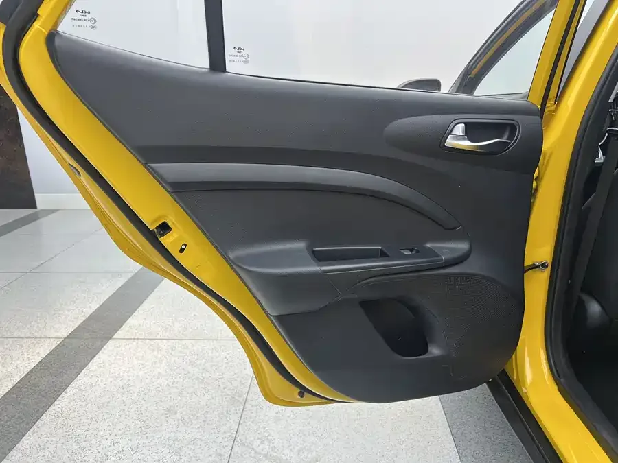 Kia KX1 2021 Yipao 1.4L CVT Sunroof Model 2022 — миниатюра 4