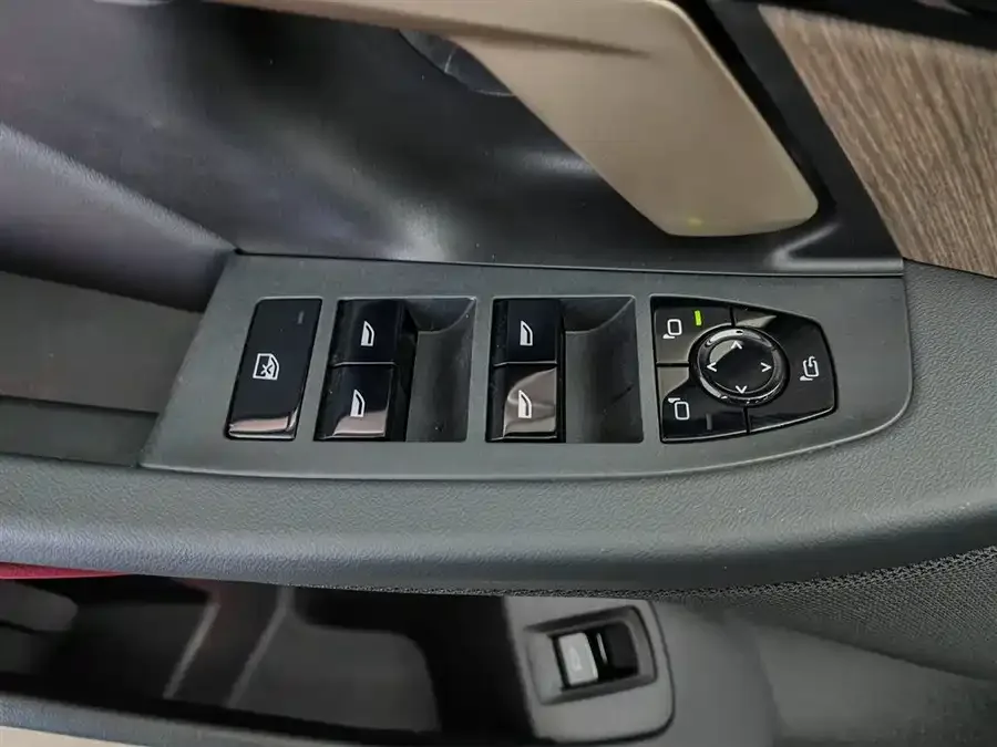 BMW 5 Series BMW 5 Series 2024 530Li Exclusive Luxury Package 2024 — миниатюра 3