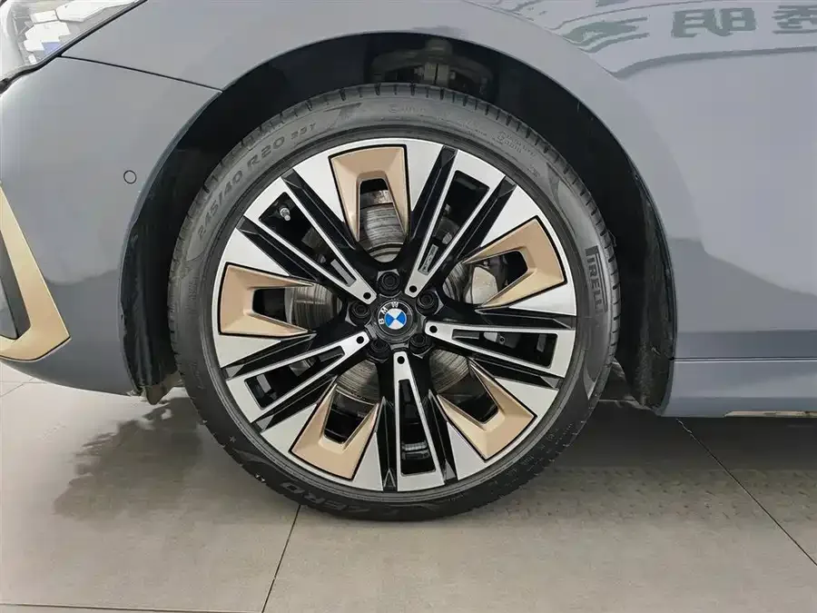 BMW 5 Series BMW 5 Series 2024 530Li Exclusive Luxury Package 2024 — миниатюра 5