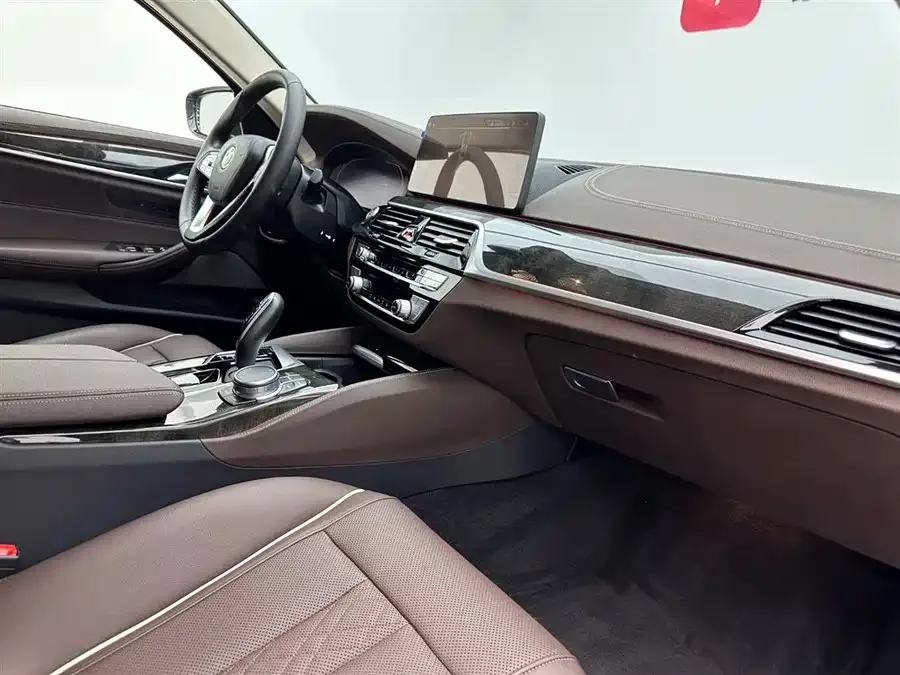 BMW 5 Series BMW 5 Series 2022 525Li Luxury Package 2022 — миниатюра 5