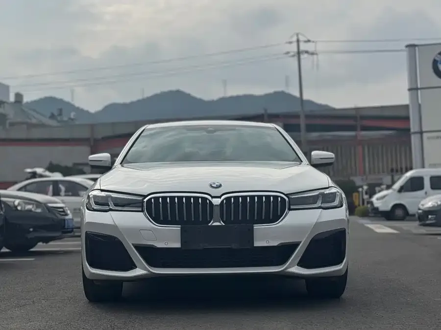 BMW 5 Series 2023