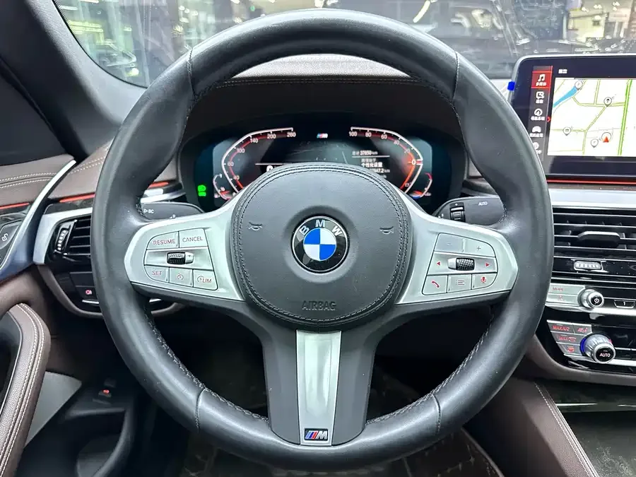 BMW 5 Series BMW 5 Series 2022 facelift 525Li M sports package 2023 — миниатюра 3