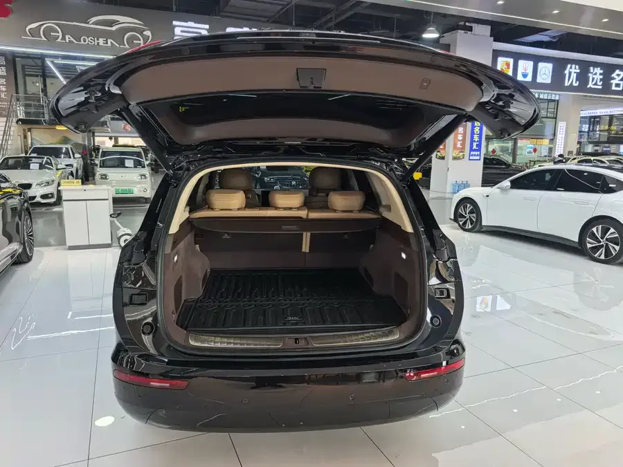 AITO M7 QM7 2024 1.5T RWD Plus Edition 5 Seaters 2025 — миниатюра 5