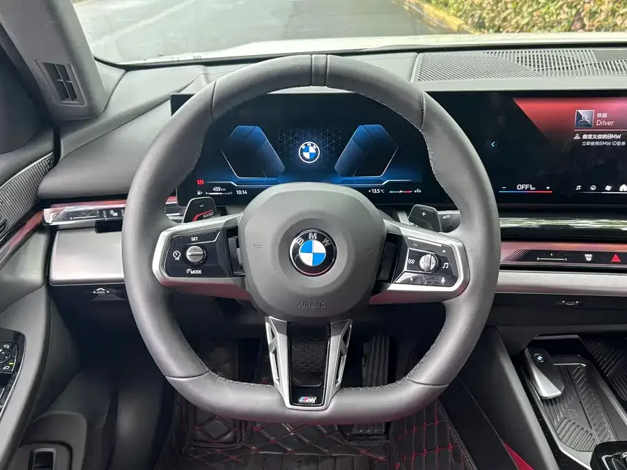 BMW 5 Series BMW 5 Series 2025 530Li Leading M Sport Package 2025 — миниатюра 2