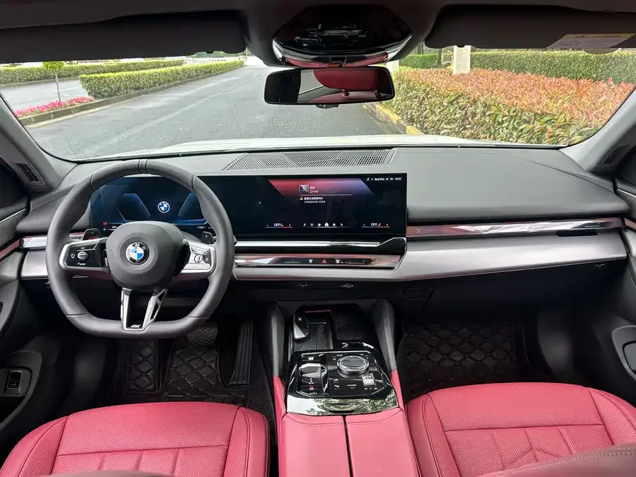 BMW 5 Series BMW 5 Series 2025 530Li Leading M Sport Package 2025 — миниатюра 4
