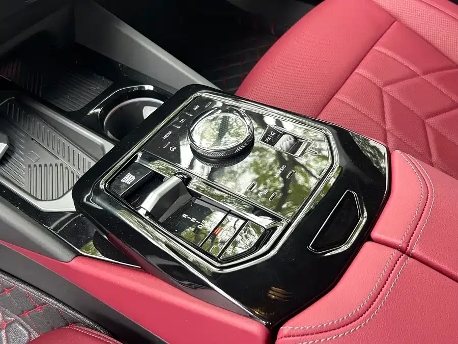 BMW 5 Series BMW 5 Series 2025 530Li Leading M Sport Package 2025 — миниатюра 5