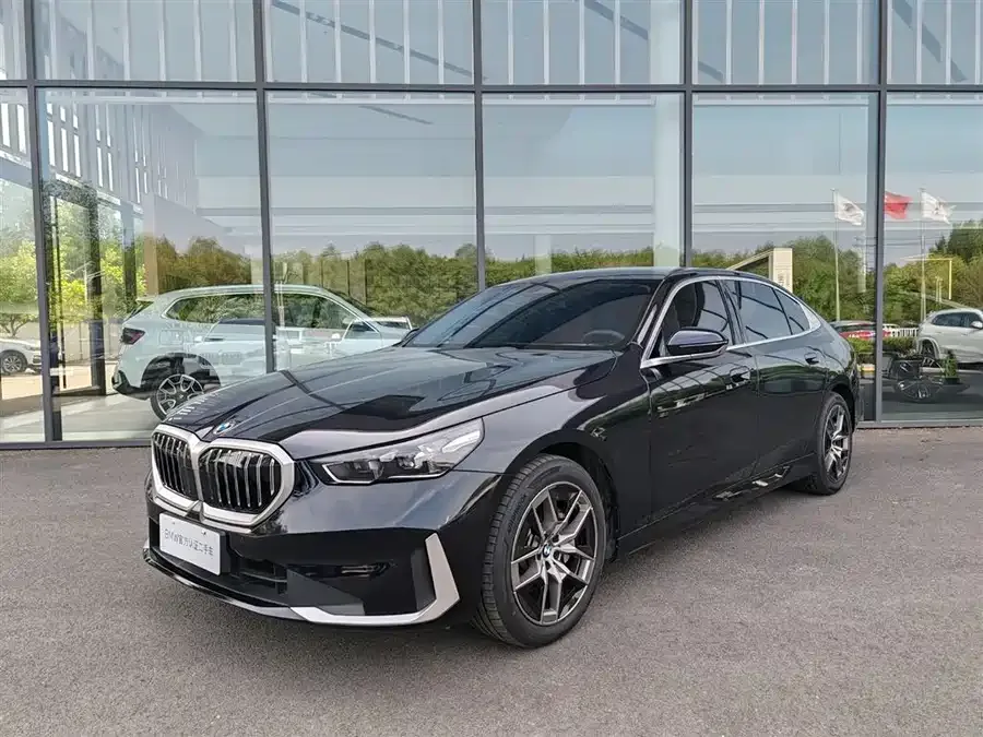 BMW 5 Series 2025