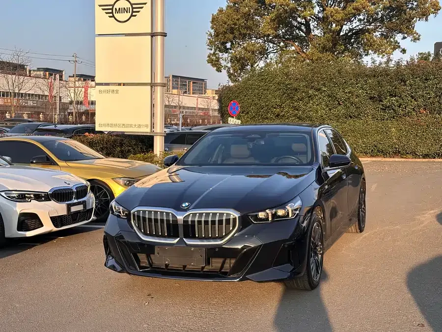 BMW 5 Series 2025