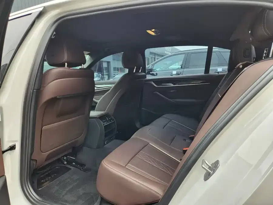 BMW 5 Series BMW 5 Series 2022 525Li M Sport Package 2022 — миниатюра 5