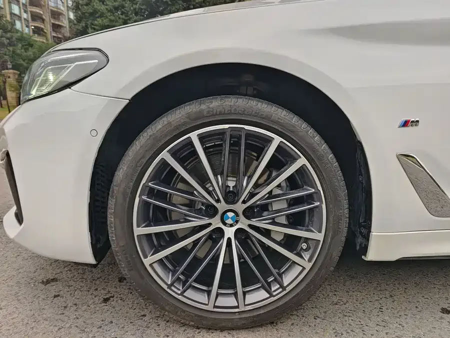BMW 5 Series BMW 5 Series 2023 530Li Leading M Sport Package 2024 — миниатюра 2