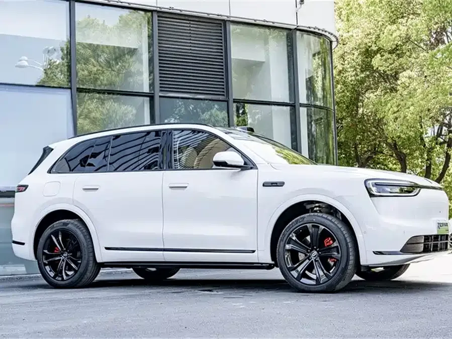 AITO M7 Wenjie M7 2026 Extended Range Ultra 4WD 6-Seater (192-line LiDAR) 2026 — миниатюра 2