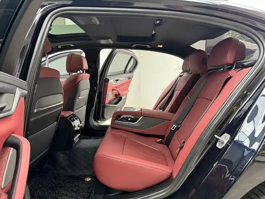 BMW 5 Series BMW 5 Series 2023 530Li Exclusive M Sport Package 2023 — миниатюра 3