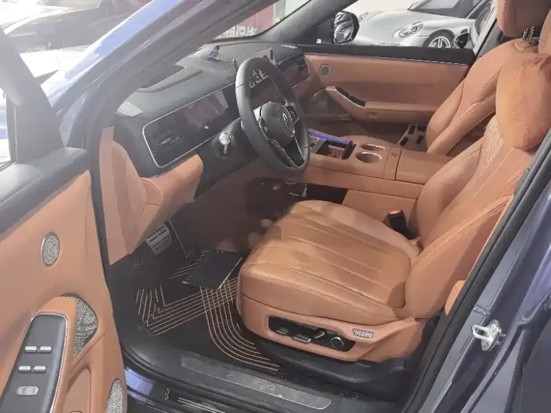 AITO M7 Wenjie M7 2026 Extended Range Ultra 4WD 5-Seater (192-line LiDAR) 2025 — миниатюра 2