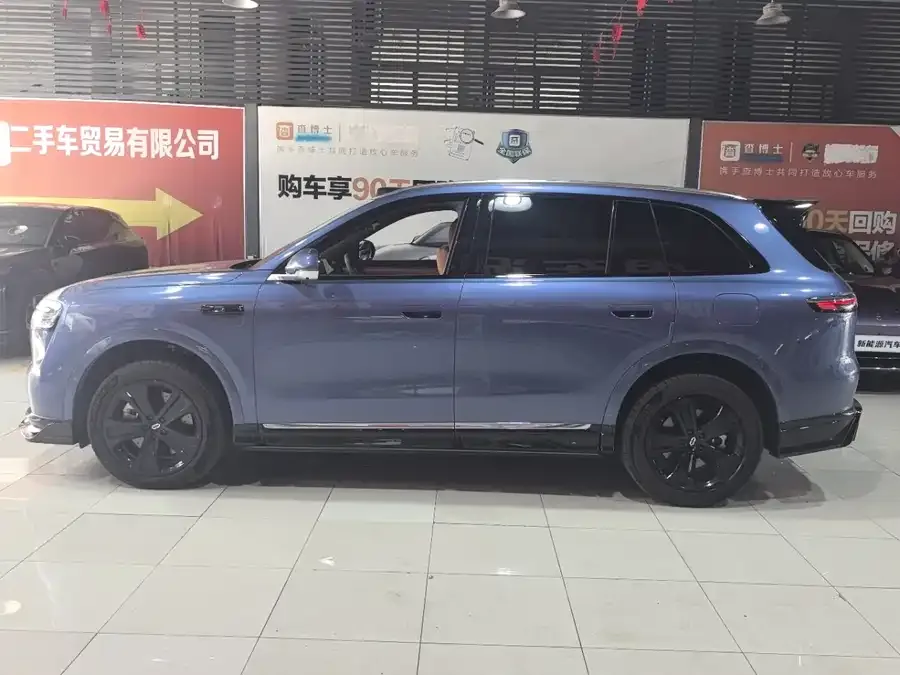 AITO M7 Wenjie M7 2026 Extended Range Ultra 4WD 5-Seater (192-line LiDAR) 2025 — миниатюра 4