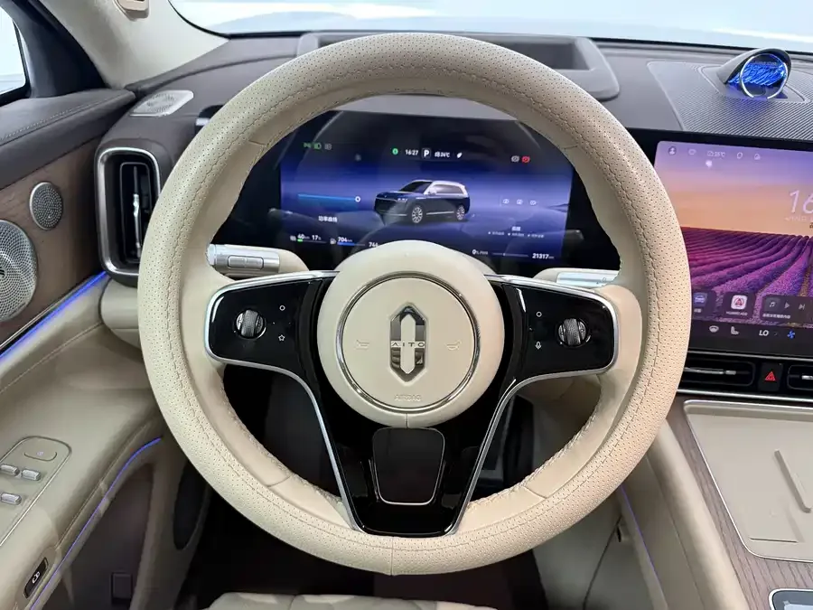 AITO M9 M9 2024 Extended Range Ultra Edition 42kWh 6-seater Edition 2024 — миниатюра 3