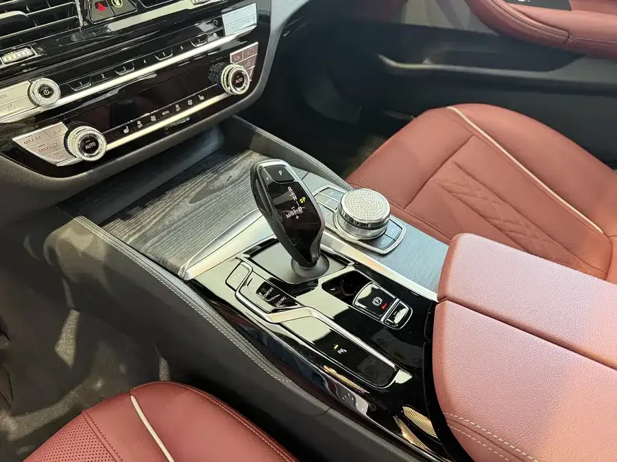 BMW 5 Series BMW 5 Series 2022 530Li Leading M Sport Package 2022 — миниатюра 3