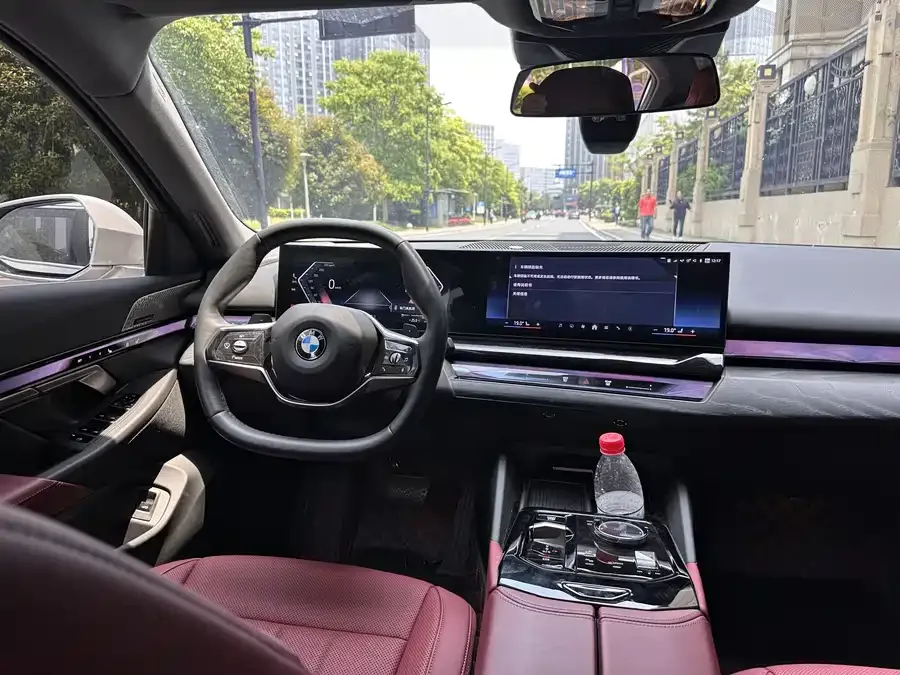 BMW 5 Series BMW 5 Series 2024 530Li Leading Luxury Package 2024 — миниатюра 4