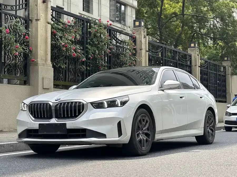 BMW 5 Series 2024