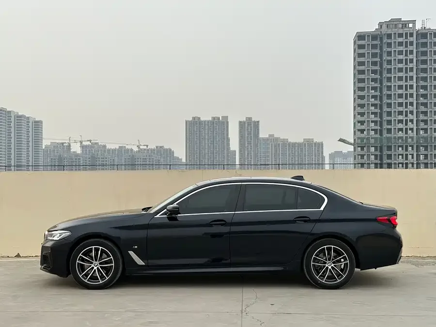BMW 5 Series BMW 5 Series 2022 facelift 525Li M sports package 2022 — миниатюра 4