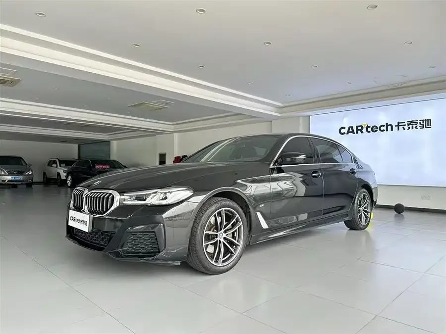 BMW 5 Series BMW 5 Series 2022 525Li M Sport Package 2022 — фото 1, купить с доставкой в Москву