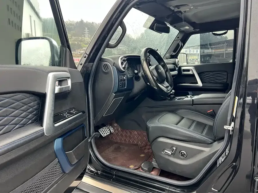 BAIC BJ40 Beijing Off-road BJ40 2023 2.0T Automatic 4WD City Hunter Edition Knight Edition 2022 — миниатюра 2