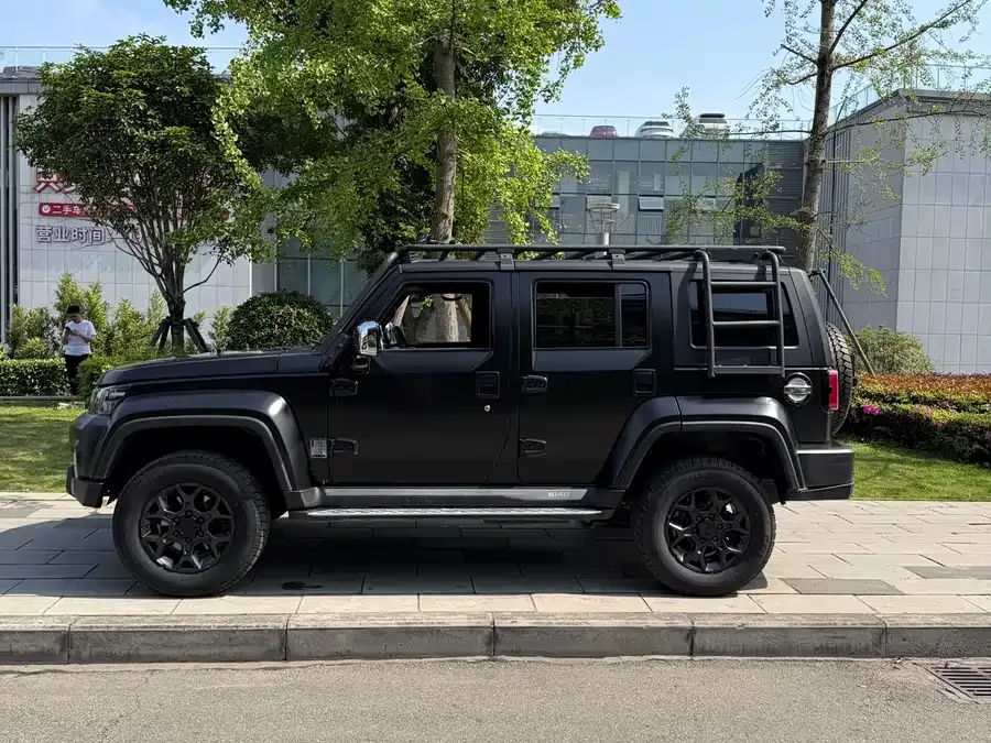BAIC BJ40 Beijing Off-road BJ40 2023 2.0D Automatic 4WD Blade Hero Edition Knight Edition 2022 — миниатюра 3