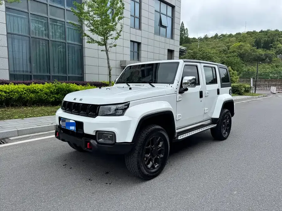 BAIC BJ40 Beijing Off-road BJ40 2021 2.0D Automatic 4WD Blade Hero Edition Knight Edition 2023 — фото 1, купить с доставкой в Москву