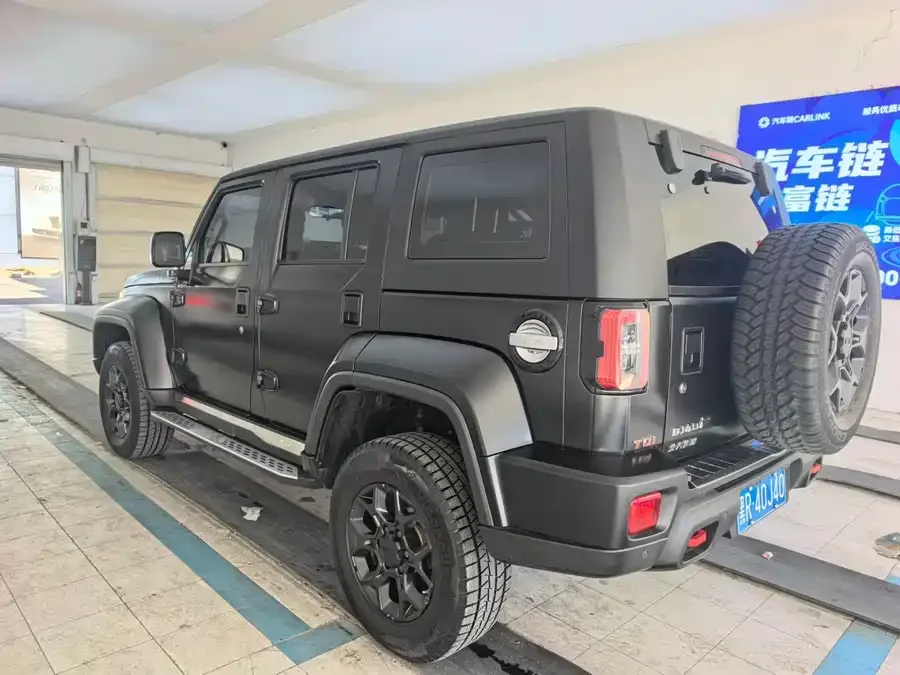 BAIC BJ40 Beijing Off-road BJ40 2021 2.0D Automatic 4WD Blade Hero Edition Knight Edition 2022 — миниатюра 3