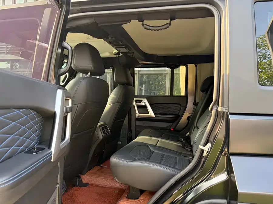 BAIC BJ40 Beijing Off-road BJ40 2024 2.0D Blade Hero Glory Edition 2024 — миниатюра 4