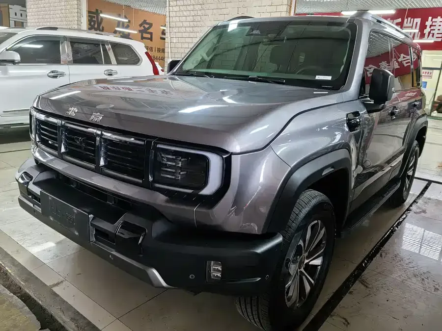 BAIC BJ40 Beijing Off-road BJ40 2023 2.0T Automatic 4WD City Hunter Edition Knight Edition 2024 — фото 1, купить с доставкой в Москву