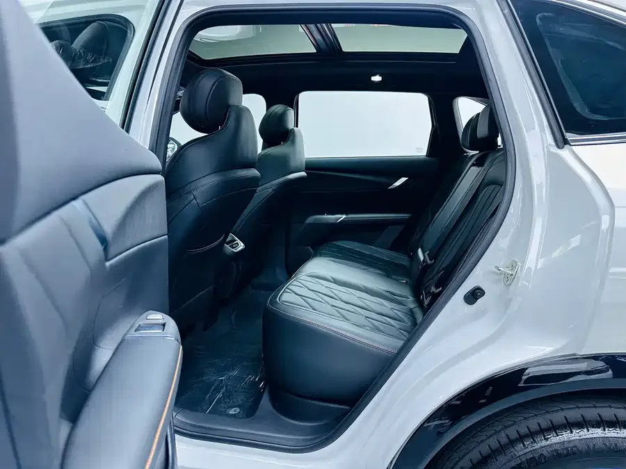 Changan CS75PLUS Changan CS75PLUS 2025 fourth-generation UItra 2.0T New Blue Whale Smart Power Edition 2026 — миниатюра 3