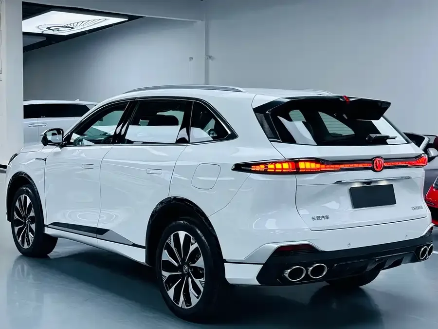 Changan CS75PLUS Changan CS75PLUS 2025 fourth-generation UItra 2.0T New Blue Whale Smart Power Edition 2026 — миниатюра 4