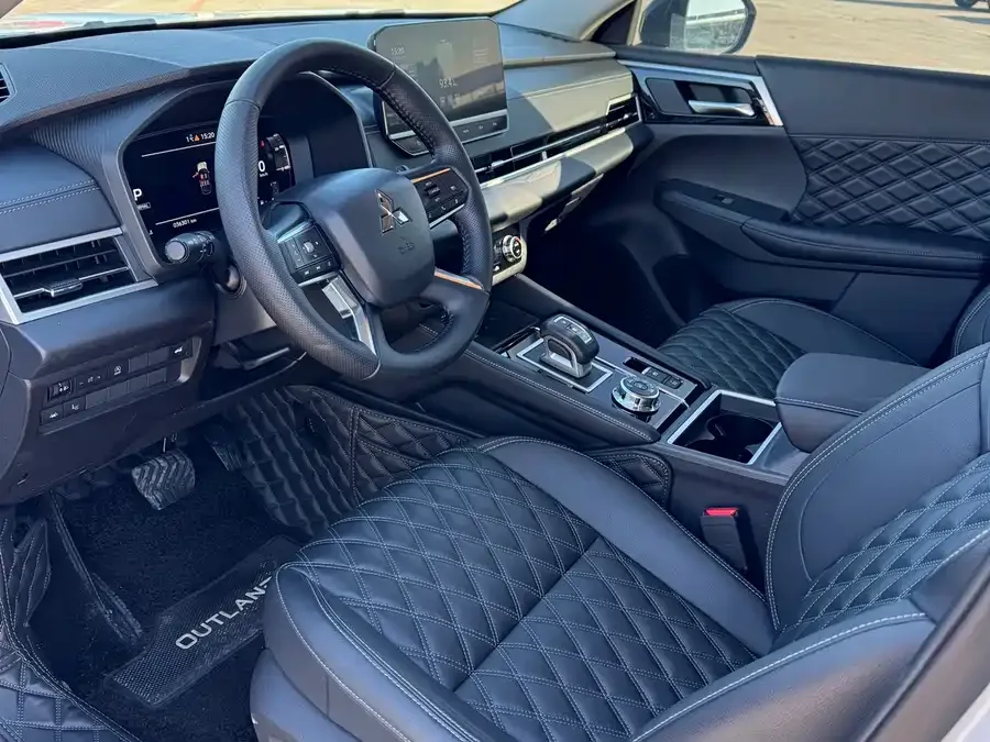 Mitsubishi Outlander Outlander 2023 1.5T CVT 4WD Honor Edition 7 Seaters 2023 — миниатюра 4