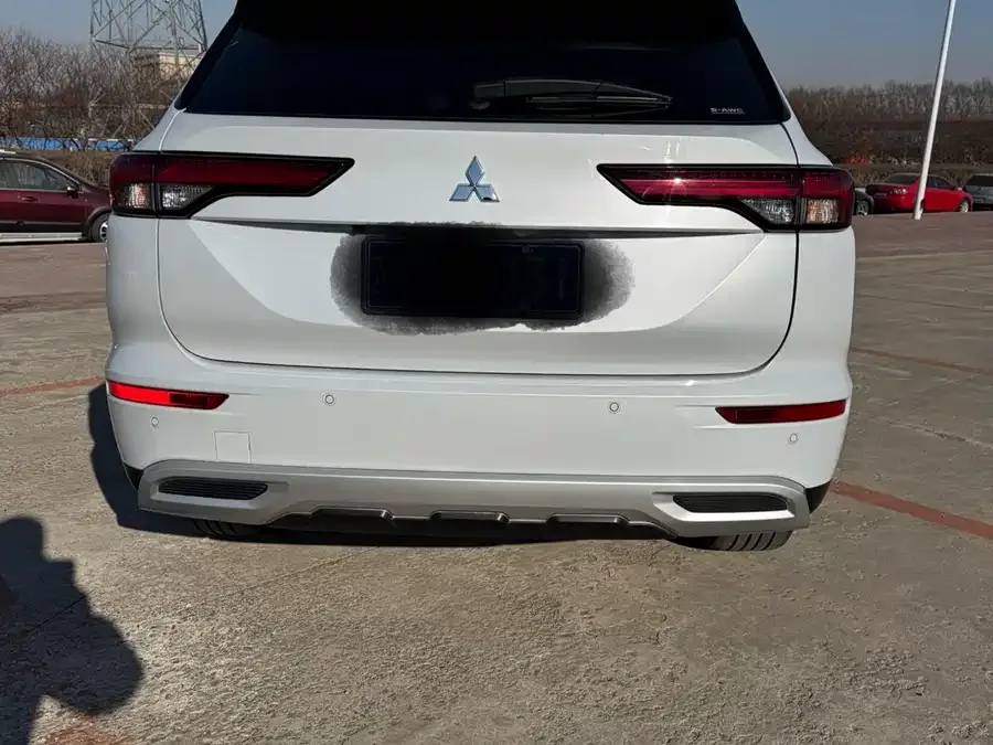 Mitsubishi Outlander Outlander 2023 1.5T CVT 4WD Honor Edition 7 Seaters 2023 — миниатюра 5