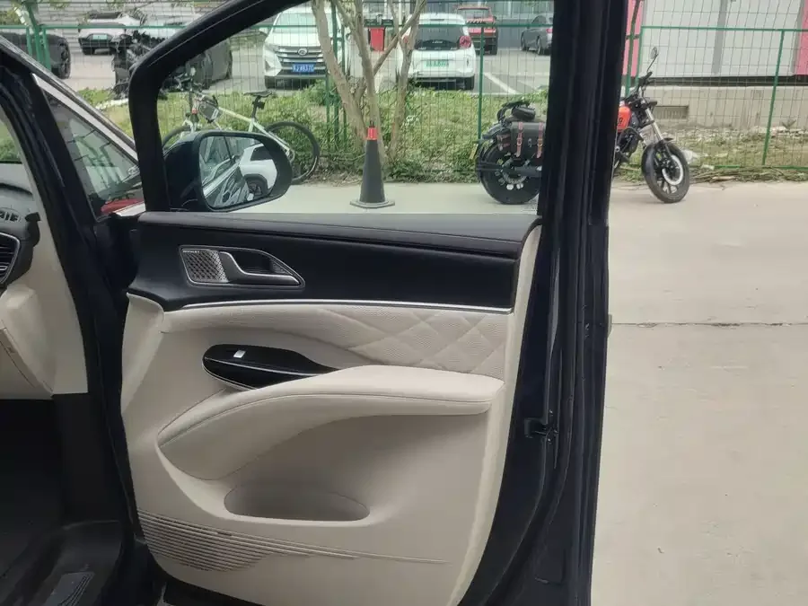 BYD D9 Denza D9 2025 DM-i Intelligent Driving Edition 1020 Four-Wheel Drive Flagship Model 2024 — миниатюра 3