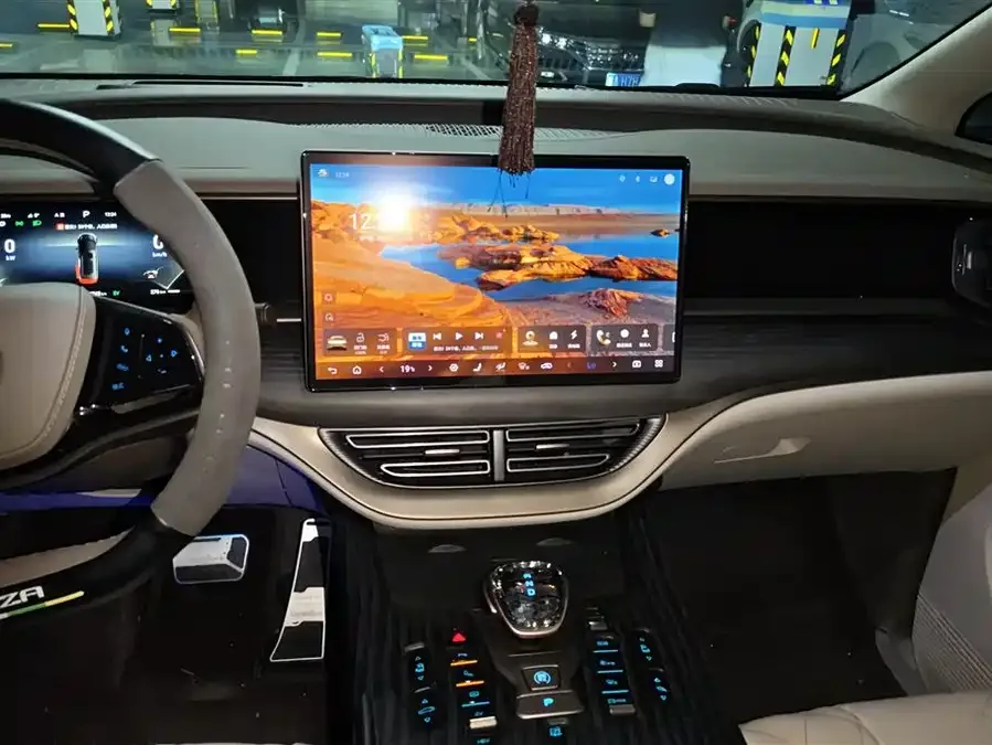 BYD D9 DENZA D9 2022 DM-i 970 4WD Premium Edition 2023 — миниатюра 4
