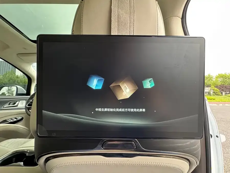 BYD D9 DENZA D9 2024 DM-i 980 4WD Flagship Model 2024 — миниатюра 2