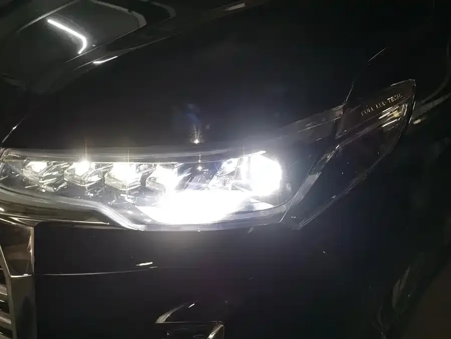 Maxus G20 2021 facelift PLUS 2.0T gasoline automatic luxury version 2022 — миниатюра 2