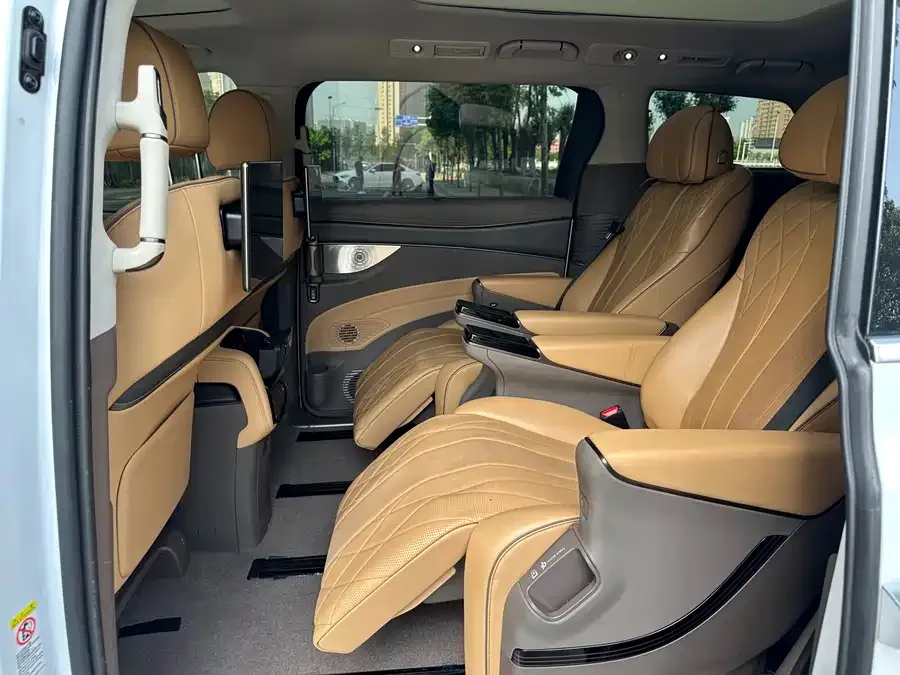 BYD D9 DENZA D9 2022 DM-i 970 4WD Premium Edition 2023 — миниатюра 2