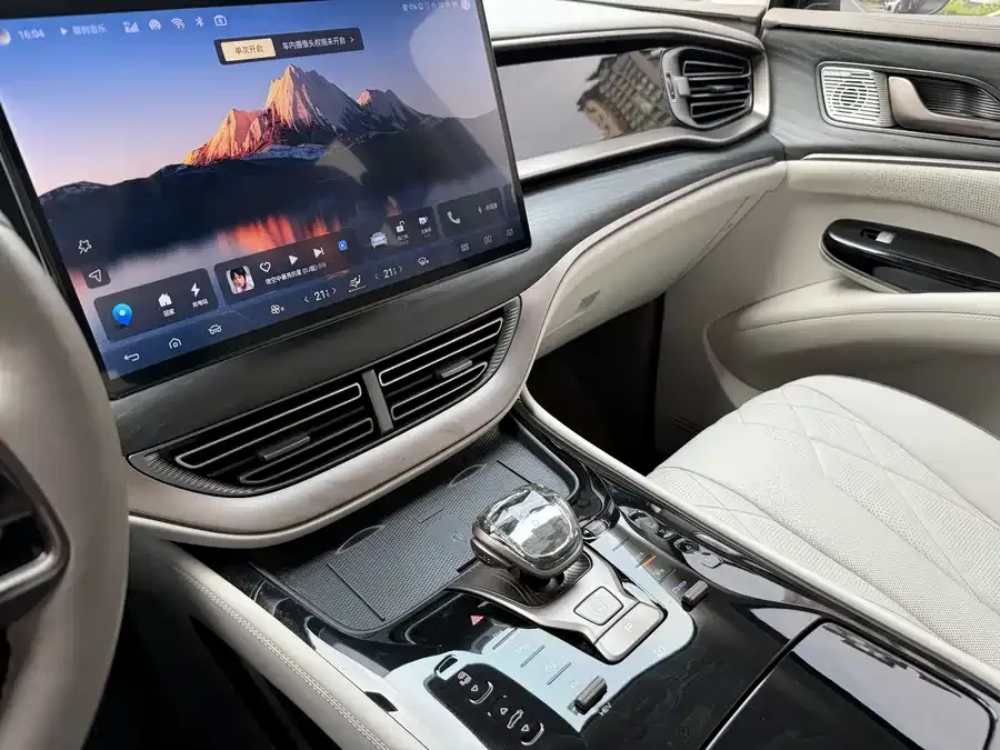 BYD D9 BYD D9 2022 DM-i 970 4WD Flagship Model 2023 — миниатюра 3