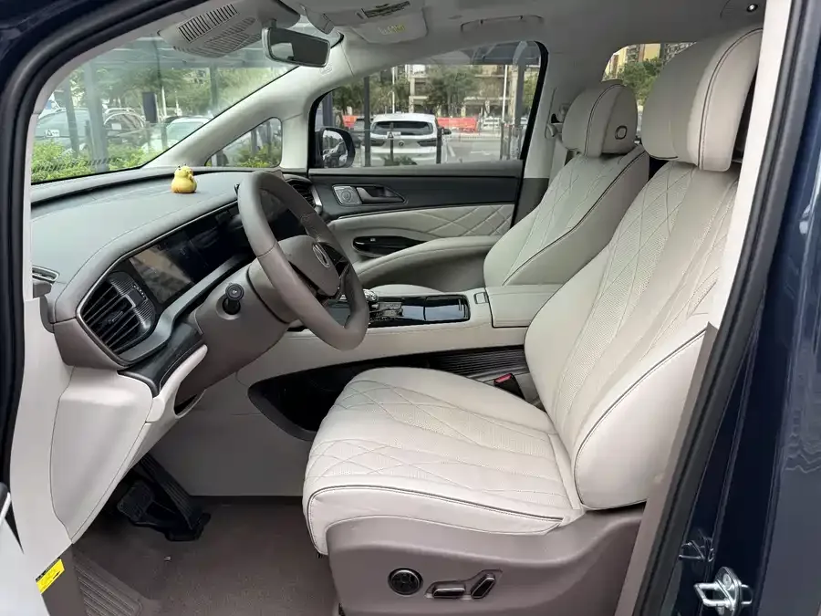 BYD D9 BYD D9 2022 DM-i 970 4WD Flagship Model 2023 — миниатюра 4