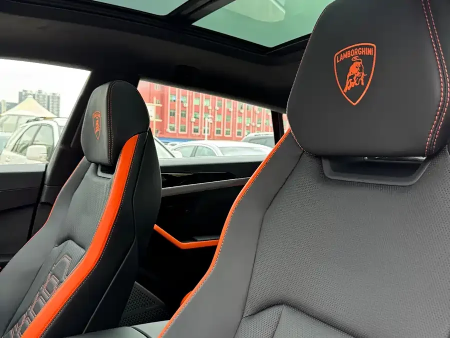 Lamborghini Urus SE Urus SE 2025 4.0T Standard Edition 2026 — миниатюра 5