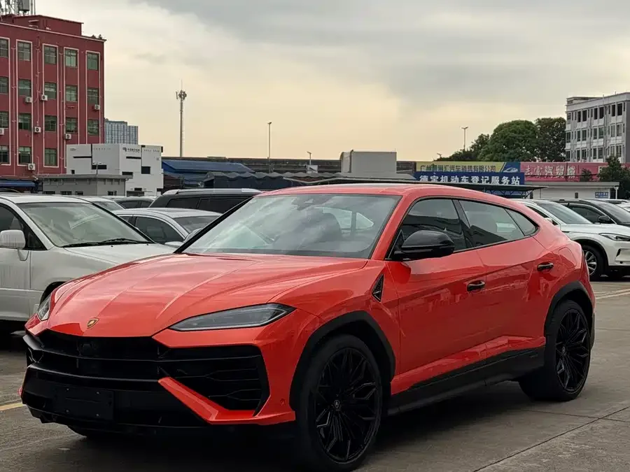 Lamborghini Urus SE 2026