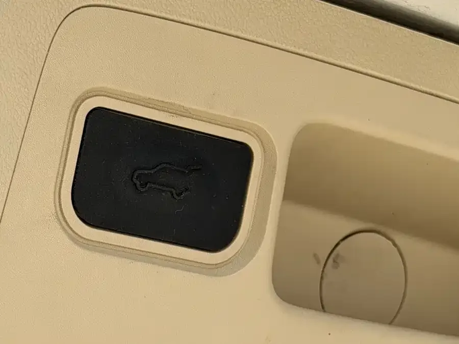Buick GL8 2022 ES Lu Zun 653T Exclusive model 2022 — миниатюра 4
