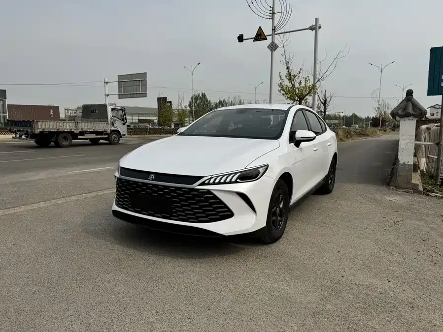 BYD Qin PLUS Qin PLUS 2026 DM-i 128KM Progressive Edition 2026 — фото 1, купить с доставкой в Москву
