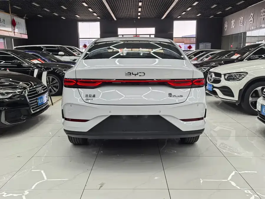 BYD Qin PLUS Qin PLUS 2026 DM-i 128KM Progressive Edition 2026 — миниатюра 4