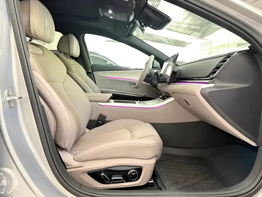 BYD Second-hand 2025 Han DM-i Smart Driving Edition 245KM Premium 2025 — миниатюра 3
